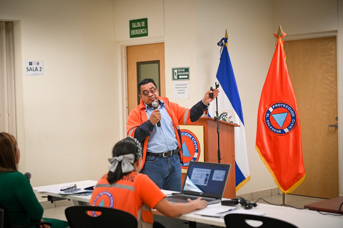 jtfbravo's tweet photo. 🇺🇸🇸🇻We’re happy to be partnering with El Salvador during exercise #SentinelWatch to coordinate and integrate before a natural disaster happens. #DisasterReadiness @USEmbassySV https://t.co/ws4L3Zy2ZU
