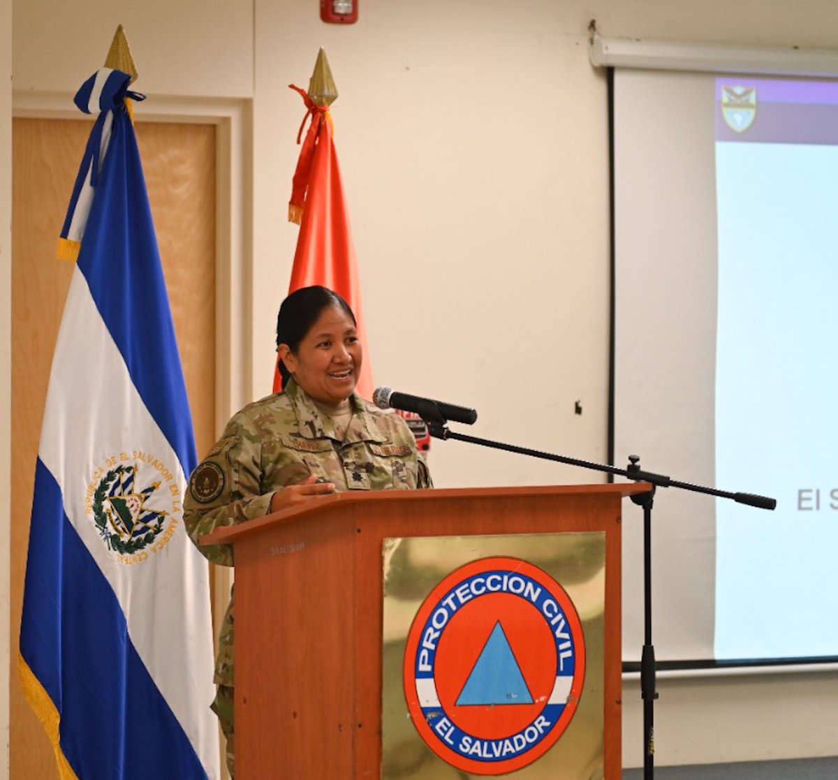 jtfbravo's tweet photo. 🇺🇸🇸🇻We’re happy to be partnering with El Salvador during exercise #SentinelWatch to coordinate and integrate before a natural disaster happens. #DisasterReadiness @USEmbassySV https://t.co/ws4L3Zy2ZU