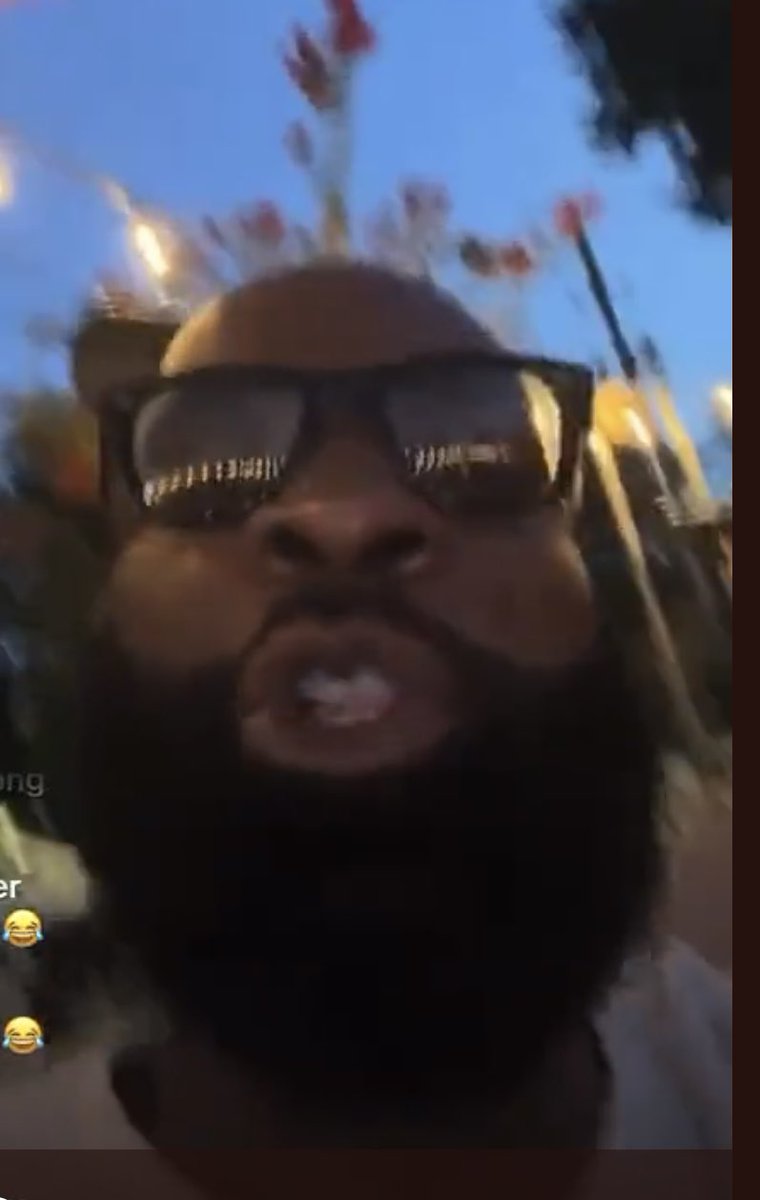 Crookwinked's tweet photo. Hey Jerome Raiford over on Cherry Tree Walk, how is Demetrius doing? are y’all getting back together since you’re still in the same house? How are things at the vision center in Walmart? Why haven’t you kept up your barber license? Is the Walmart money THAT good?!
 #dariuscrooks https://t.co/RKKFdkipoB