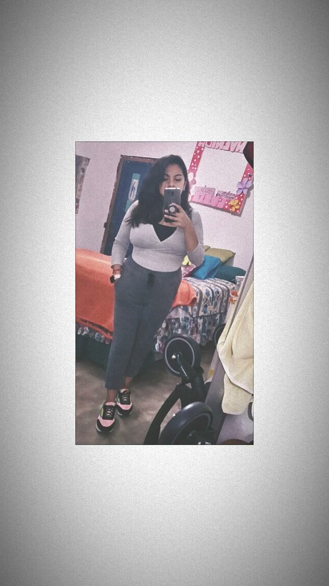 marqvila's tweet photo. 26 días post parto, ahí vamos.

Que tal?
.
🤭☹️🙃🌚🌝🧟 https://t.co/BvmaxVHc4b