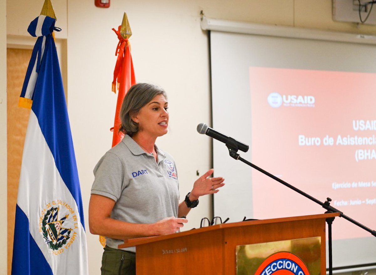 jtfbravo's tweet photo. Gracias al Director de @PROCIVILSV Luis Amaya por recibirnos en su sede para mejorar la coordinación de respuesta durante una emergencia o desastre. @USAIDSavesLives @USEmbassySV #FortaleciendoAsociaciones #SentinelWatch @Southcom @ARMYSOUTH https://t.co/2rSAbDRKal