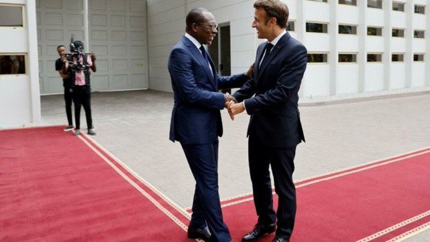 MARADIOFM's tweet photo. Le Bénin a remis en liberté aujourd’hui 30 membres de l’opposition durant la visite du Président @EmmanuelMacron .Le Chef d’Etat français avait évoqué la question avec avec son homologue Béninois Patrice Talon.#RFMINFO https://t.co/yOfCLbpahz
