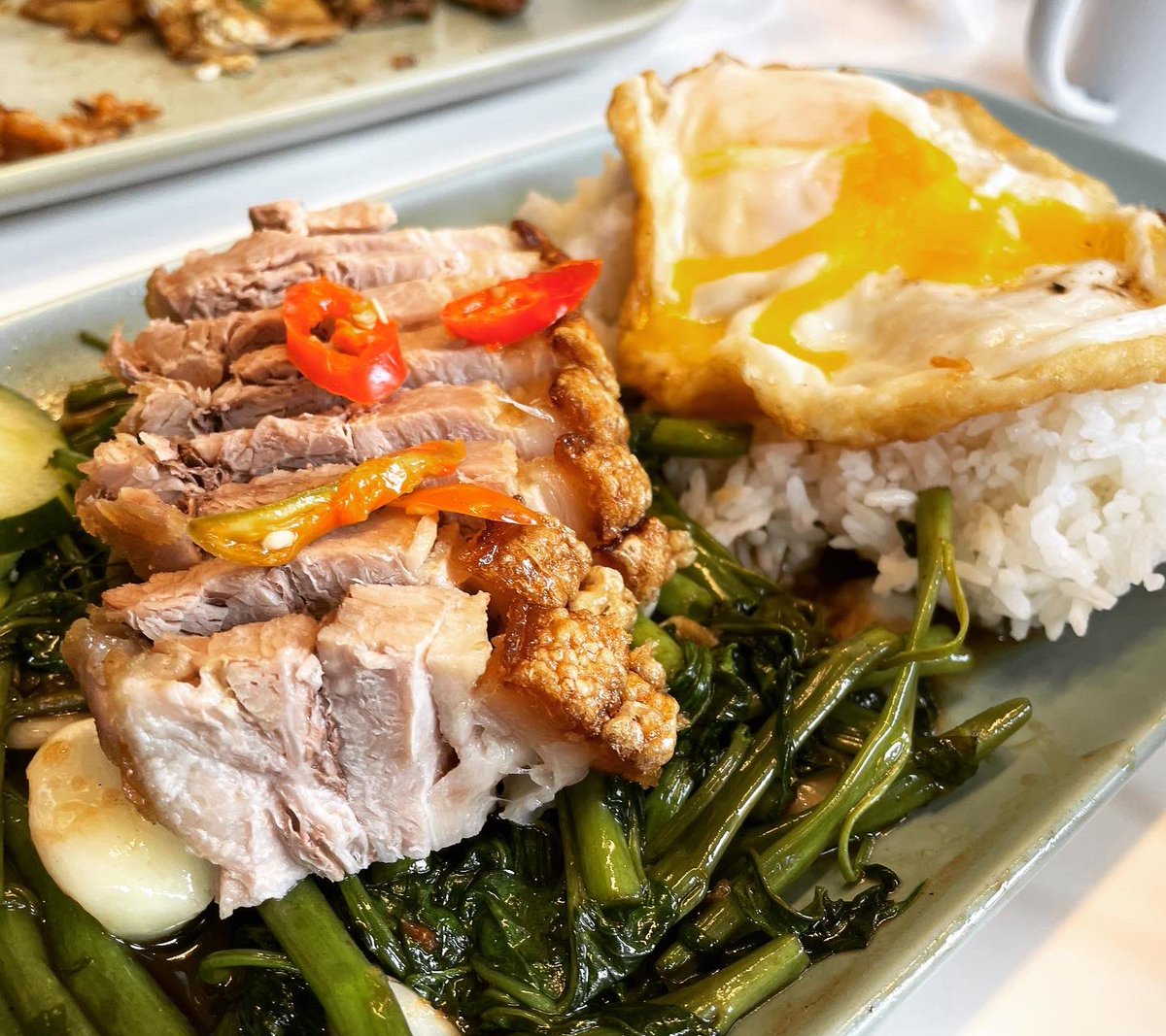 eatchlavitsef's tweet photo. PadPakBoongMooKrob / CrispyPorkBelly with WokFried MorningGlory #krapow #bestthaifood #bgc https://t.co/YCujgLEXwC