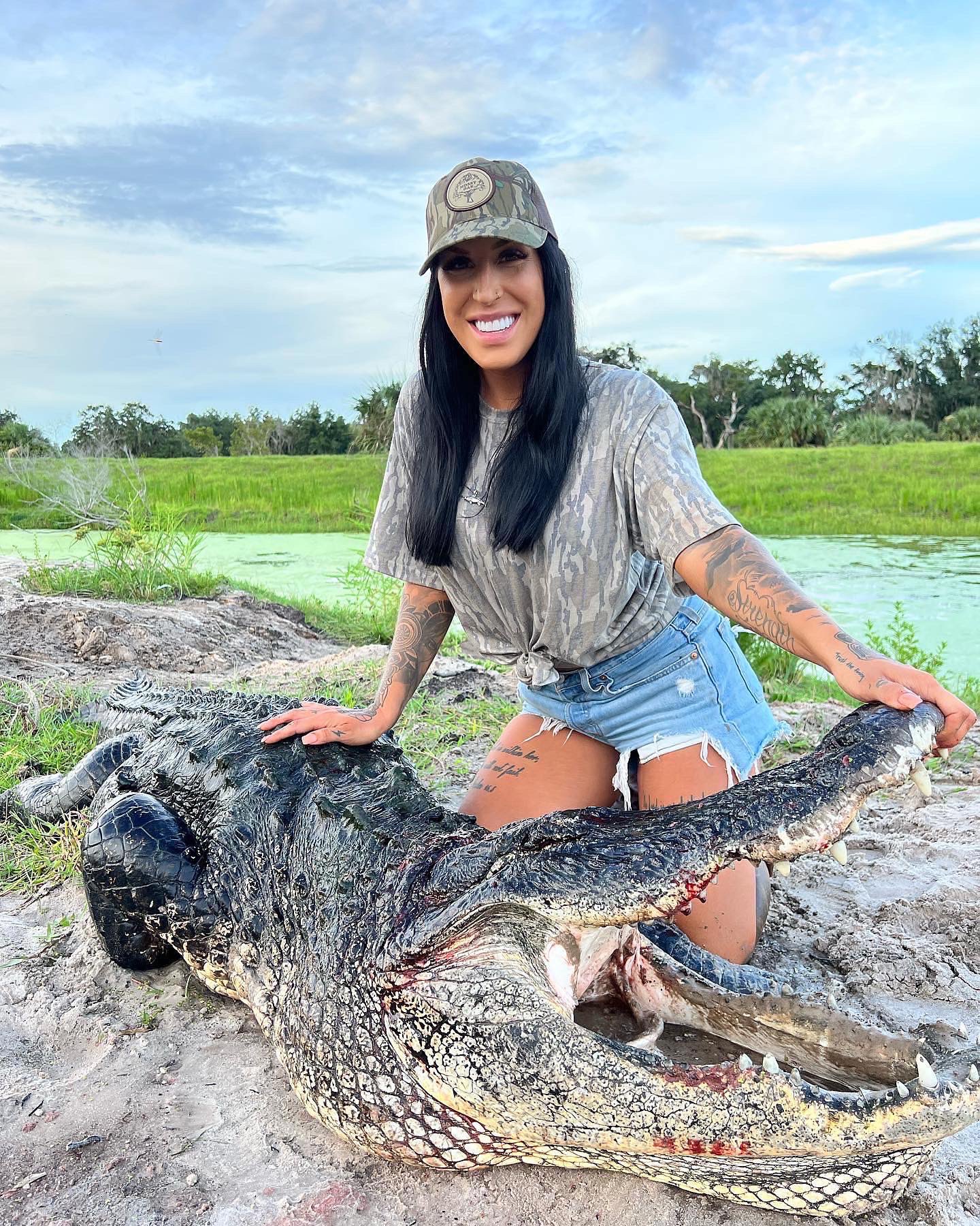 TW Pornstars - 1 pic. Paige Bauer 💦💓. Twitter. 🐊🤙🏼 gator hunt in the books. 2:22 AM - 28 Jul 2022