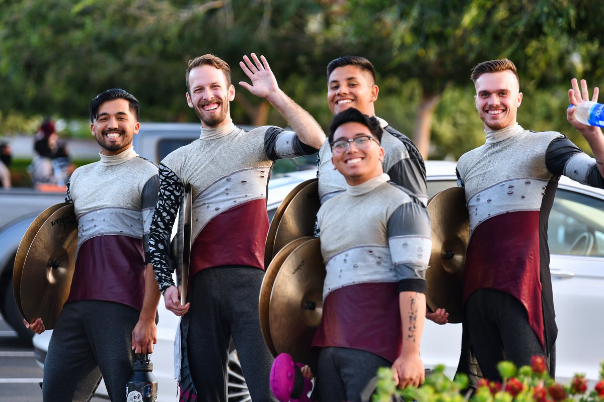 Hope you're having a great summer! What DCI shows are you watching?

📷Mark Galasso