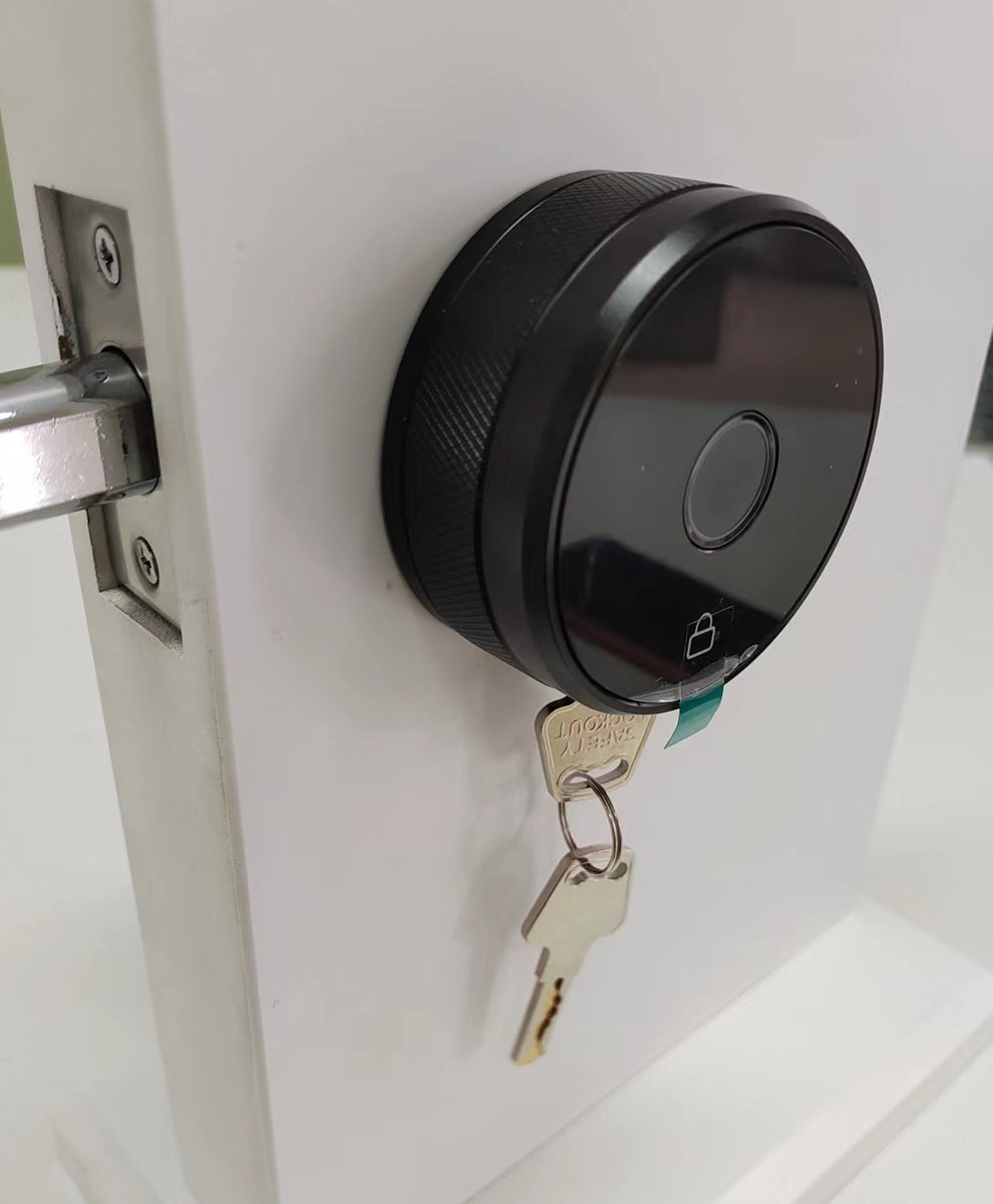 LeiuSmart's tweet photo. Automatic Deadbolt Door Lock https://t.co/mSNctivtJV