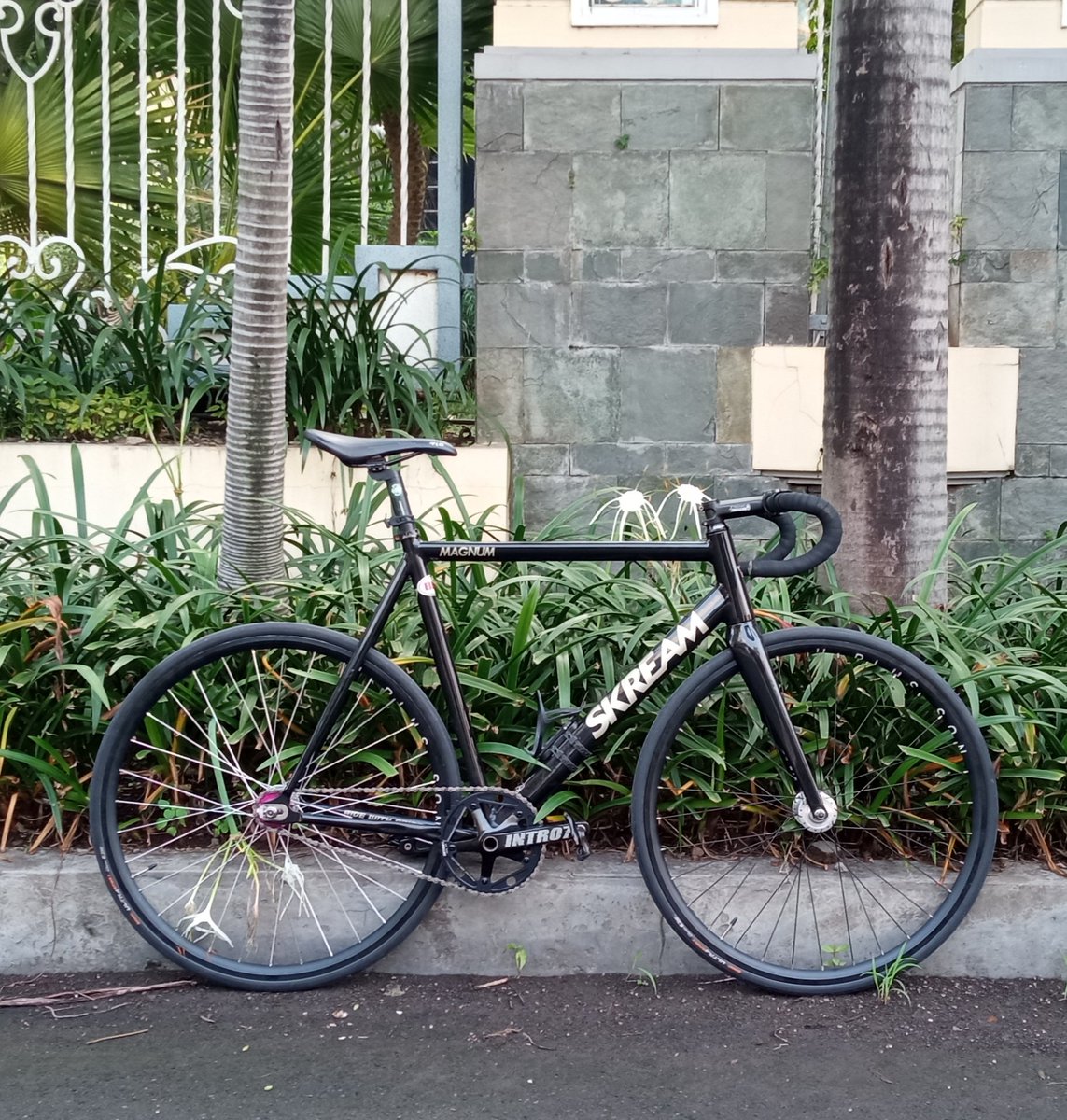 PrastyaRenaldi's tweet photo. WTS

Fullbike Skream Magnum size 58 
Lokasi Surabaya
Surabaya - 081259463552 or DM juga boleh
#fnfjb https://t.co/H79h2mYOvq