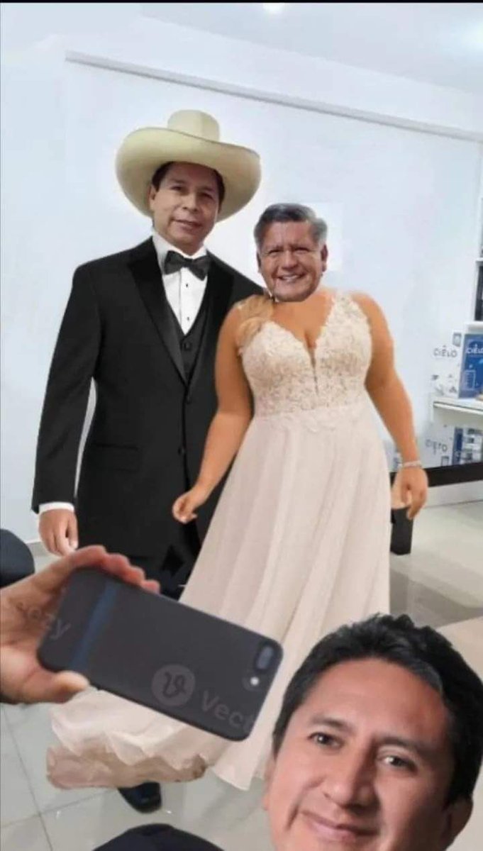 JuanCar40288315's tweet photo. @CesarAcunaP Cuando uno antepone sus intereses traiciona hasta su patria. ..

Eres uno más de todo los que vende humo y antepone sus intereses personales al interés general de los peruanos de a pie.

Vacancia ya… 

Dime con quien andas y te dire que tan ignorante eres. .. https://t.co/whTxXKVLOC