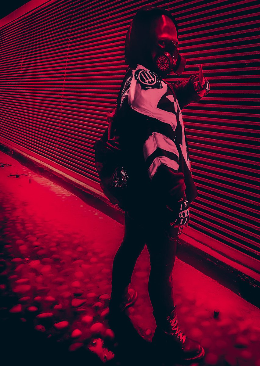 ChalkedEquality's tweet photo. 🔺Forfeit the game before somebody else🔺🔻Takes you out of the frame🔻
🔪🔪🔪
Character: Legion; Joey
Game: @DeadByBHVR 
Concept: Never Stop Slashing by @Amacky_exe https://t.co/YQlrQJerP0