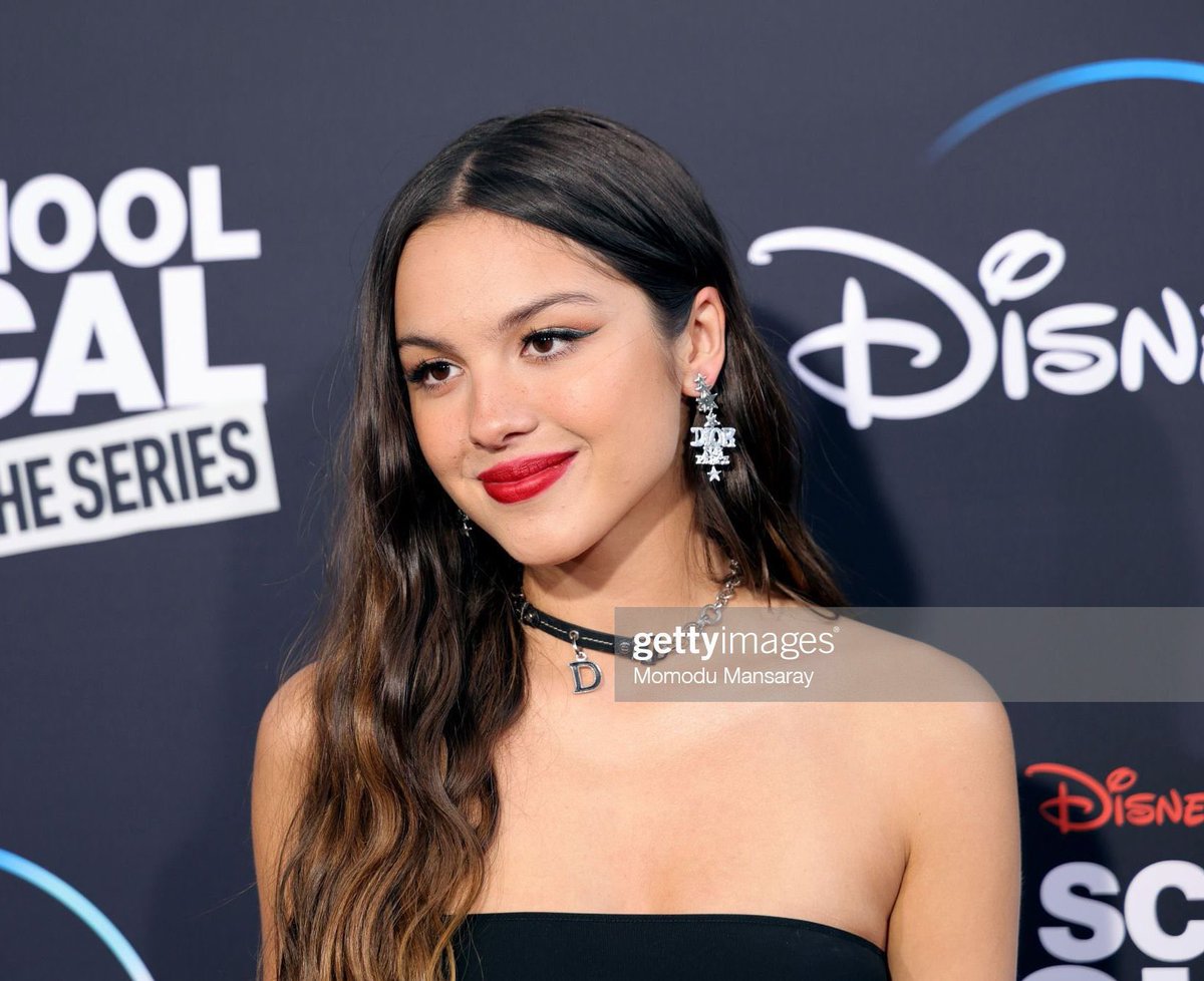 justbecauseliv's tweet photo. truly a disney princess ! https://t.co/AdihtIuElR