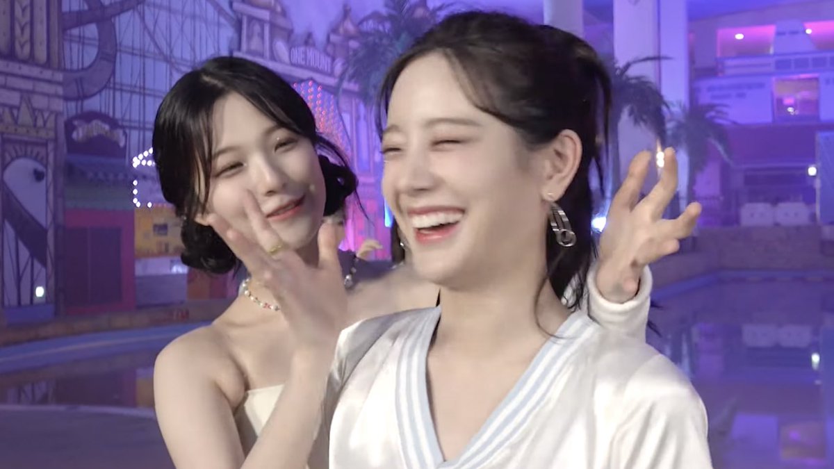 jiheonpix's tweet photo. no matter what, i’ll always support you. thank you for all of the amazing memories. i can’t wait to see what you do in the future 🖤 #ThankYouGyuri https://t.co/7uQTRgyHDj