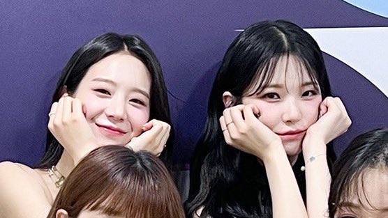 jiheonpix's tweet photo. no matter what, i’ll always support you. thank you for all of the amazing memories. i can’t wait to see what you do in the future 🖤 #ThankYouGyuri https://t.co/7uQTRgyHDj