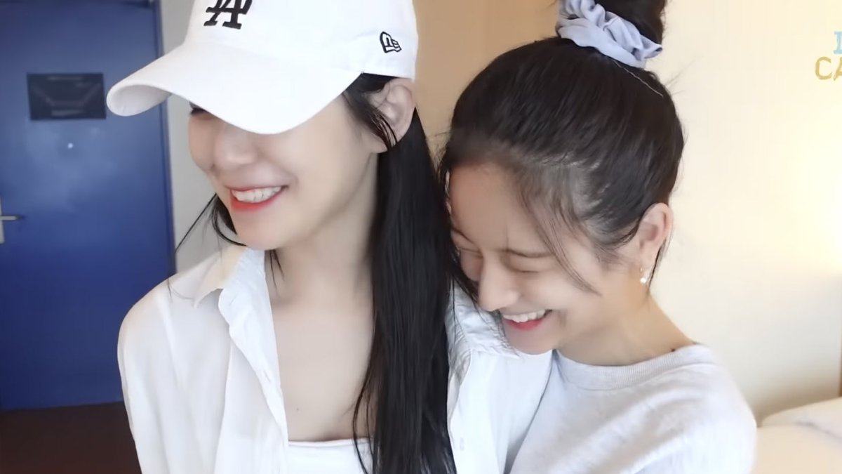jiheonpix's tweet photo. no matter what, i’ll always support you. thank you for all of the amazing memories. i can’t wait to see what you do in the future 🖤 #ThankYouGyuri https://t.co/7uQTRgyHDj