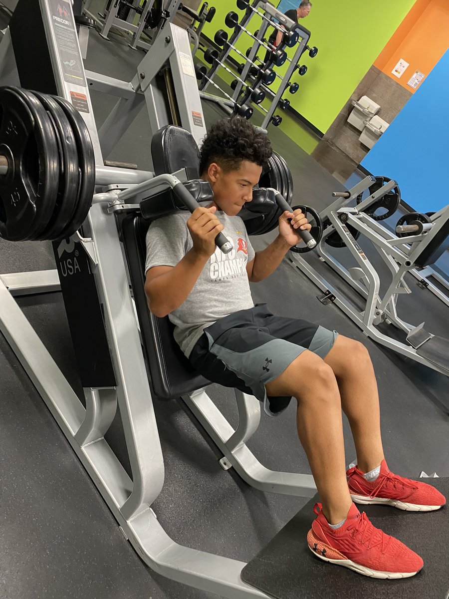 Never skip leg day ⚾️💪🏽🏈💪🏽⚽️💪🏽 <a href="/ElijahVoskamp/">Elijah Voskamp</a>