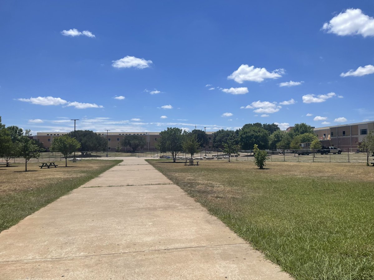 MsRocioRuiz's tweet image. It was great having PD at my former high school campus, @AkinsAISD ! Last time I was on campus was my senior year in high school in 2003. @AustinISD @WeAreAISD @BHosack23 @AISDSuptMays #classof2003 #firstgraduatingclass