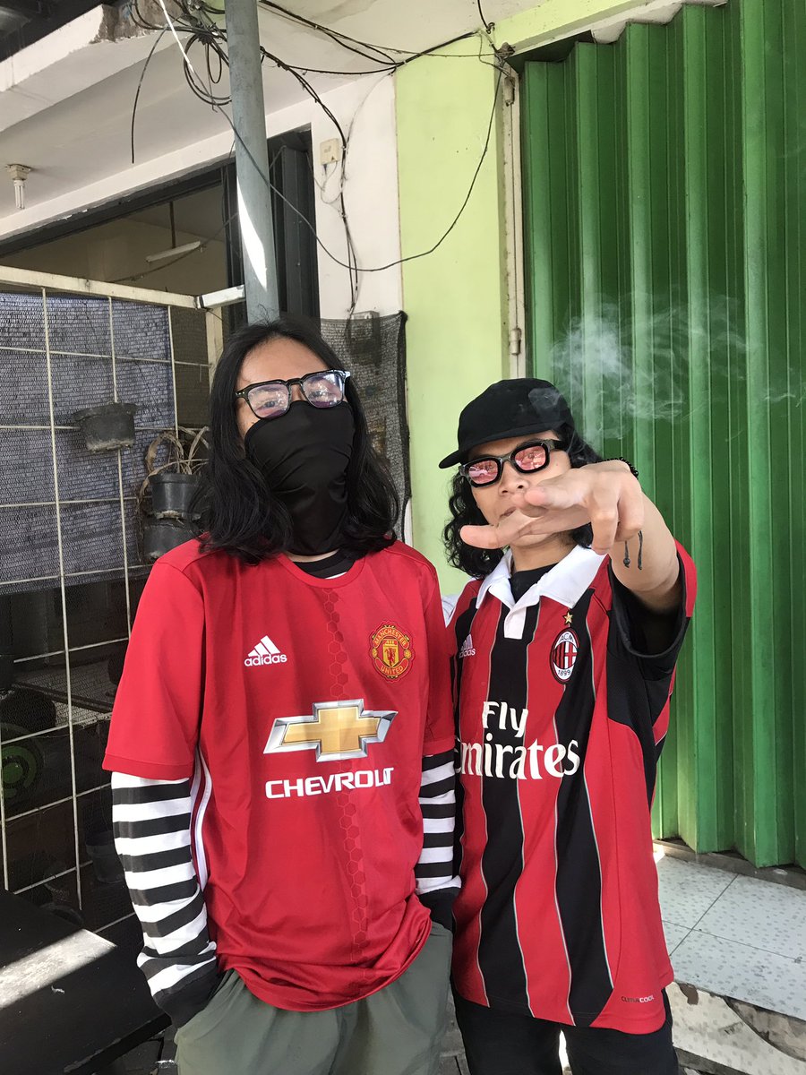 48MLC48's tweet photo. 28/07/2022
Hari ini ada 3 kloter yg berangkat menuju jakarta.
Kloter 1 ada @GHALIBFAJAR dan @farelfmhmmd yg berangkat naik motor menuju Jakarta
Keberangkatan dimulai dari kediaman buryam abin 48.
Sluman slumun slamet sampe tujuan 💖
#MalangLoveConnection https://t.co/ZRHGnQ1eBg