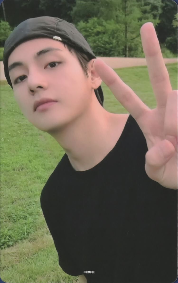 kth1995x's tweet photo. [ wts lfb ph ] 

🛒 taekook in the soop pc — ₱500 (set) 

— onhand 
— PAYO ! 

mop: gcash 
mod: ggx / sdd (within mm) 
📍Pasay City 

🏷 bts pc taehyung jungkook its 2 its2 https://t.co/N2BjLrGZz8