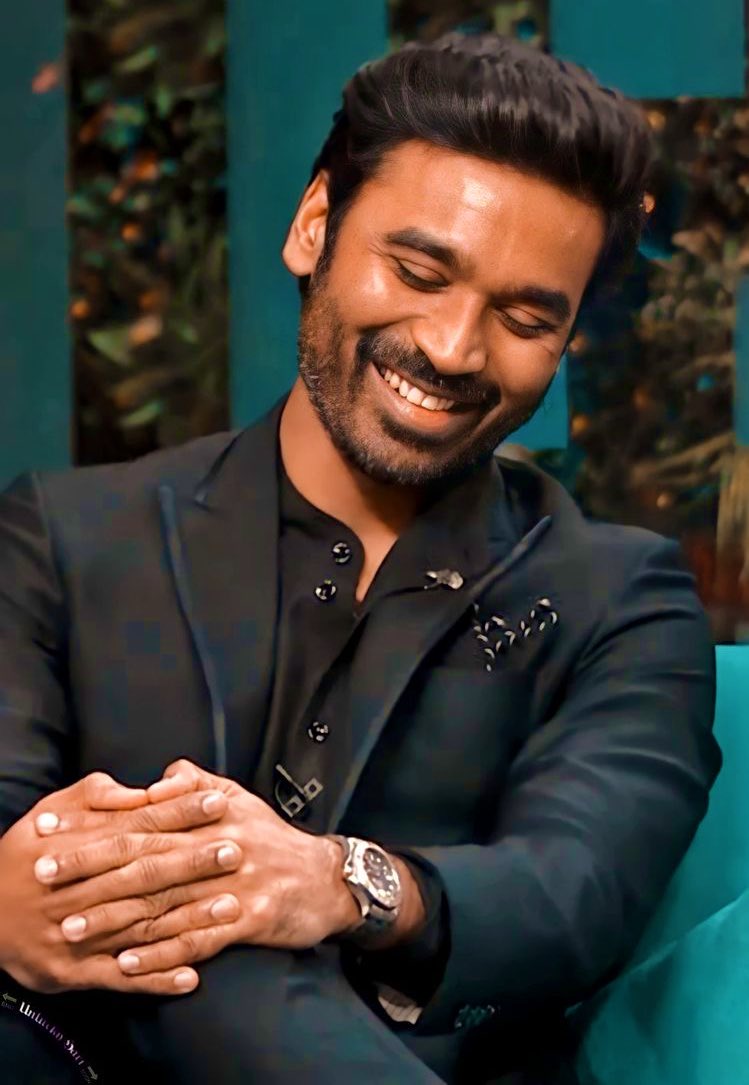 ashwaryeah's tweet photo. Happy birthday to the one constant of my life ❤️ @dhanushkraja many many many happy returns of the day, my love! 🌻 #dhanush #Dhanushkraja #dhanushfans #DhanushBdayFestBegins #DhanushBdayWishCard https://t.co/xsph3wAzHV