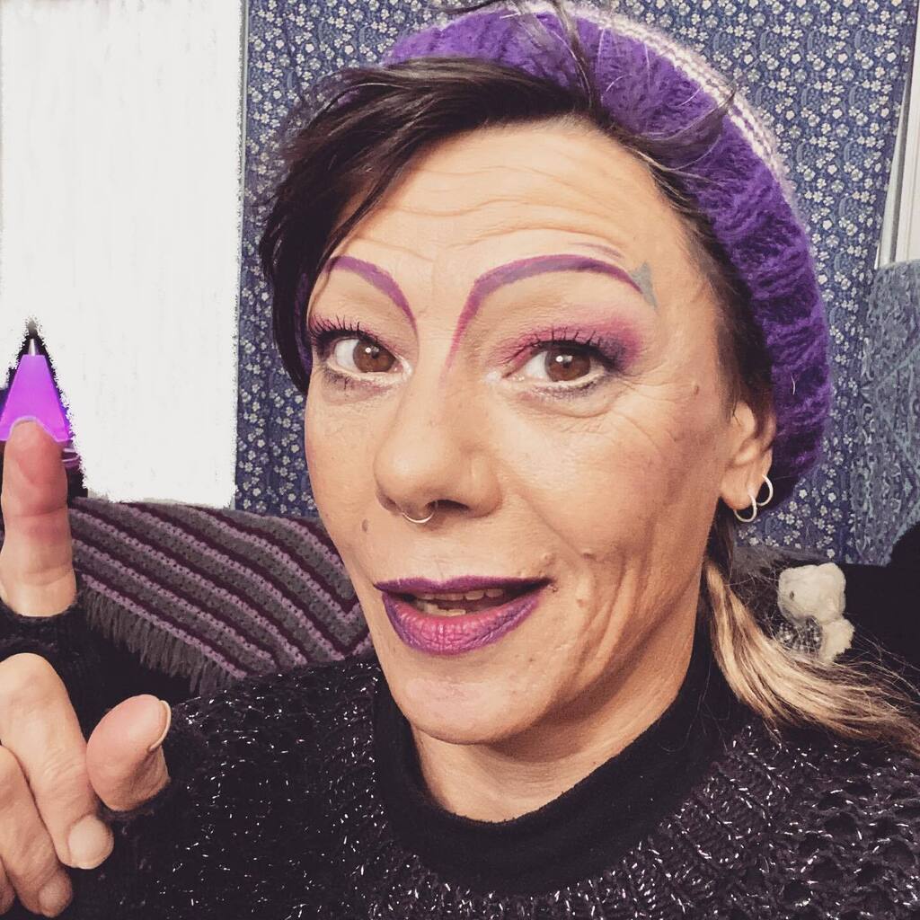 zbdEmanuelle's tweet photo. #purple #purple💜 #makeupover50 #jeffreestarcosmetics #oldpunks #queeraf #neurodiversity #creatrixzbd #thenowooguru
My #mentalhealth has been shit but now we are holding steady. Physical health is a still bit in the gutter. #daybyday https://t.co/Z9cI07YZFF https://t.co/TPaaPJl0LD