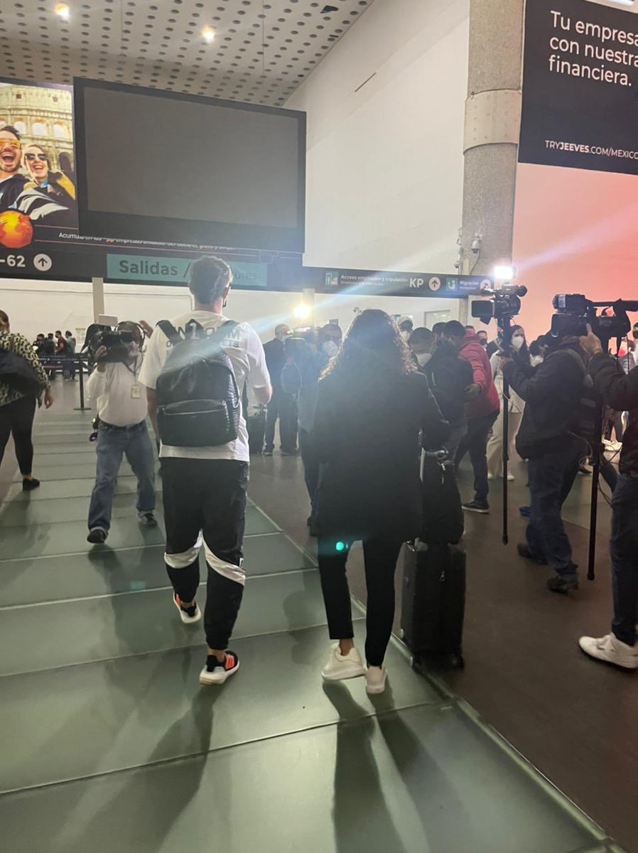 Santiago Gimenez tweet media