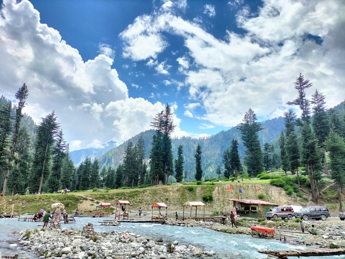 LifeLensScape's tweet photo. Two tourist spots in Kalam, Swat Valley, Khyber Pakhtunkhwa, Pakistan. 
Blue Waters and Green Top.
Not too far from Kalam Bazaar and worth visiting.. 
Credits: @AkifKhan808 
#BeautifulPakistan #ColorsofPakistan #SunoMornings #SunrisewithAdeel https://t.co/jMnGPk9ffK