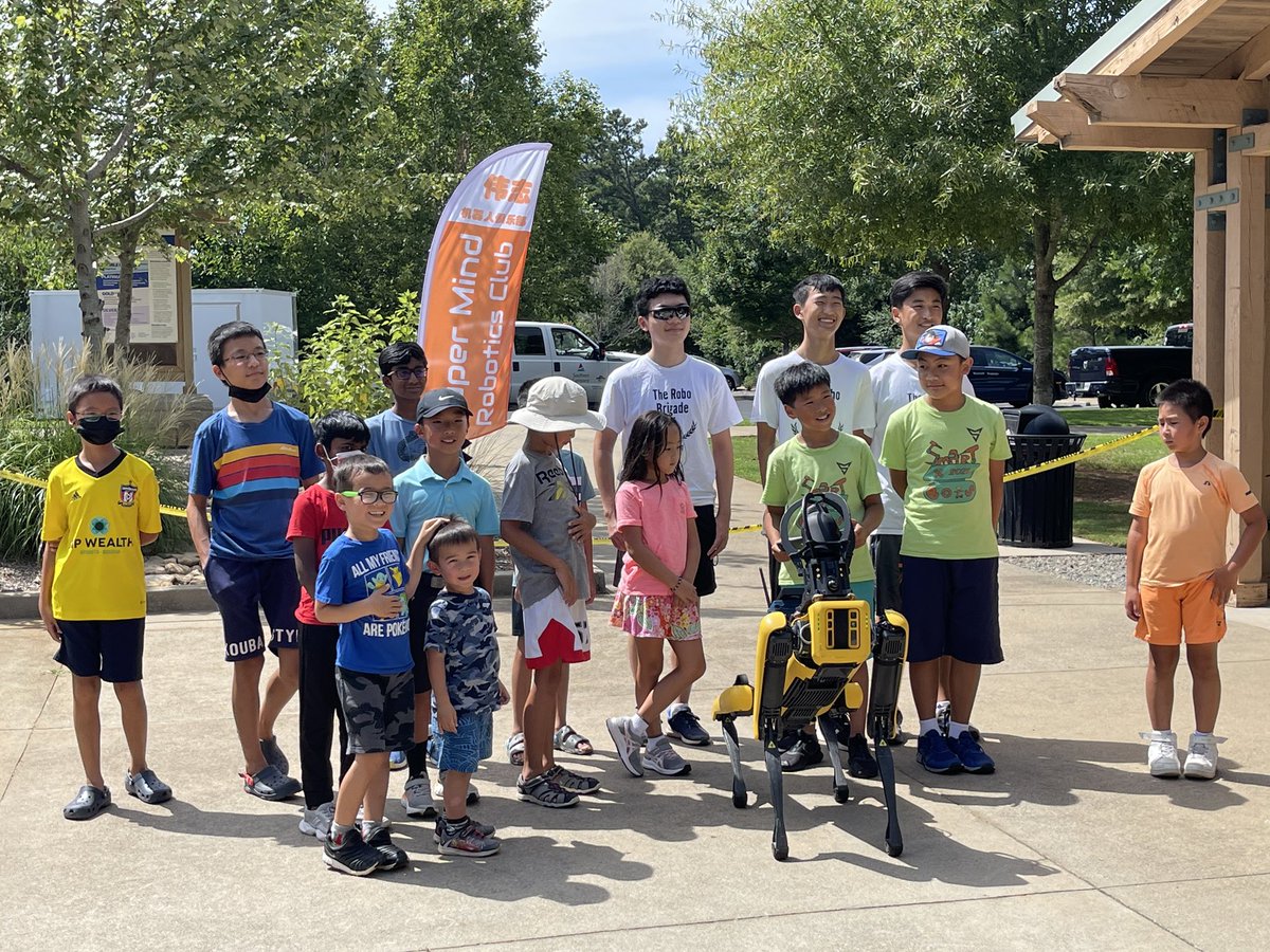 TheRoboBrigade's tweet photo. We hosted the outdoor event Meet Spot at Caney Creek Preserve, GA today. We invited the robot dog Spot made by Boston Dynamics. Total of 75 kids were split into 5 time slots joined us. We felt so encouraged when we saw joy, excitement on the young engineers’ faces. https://t.co/3dyp2tx7su