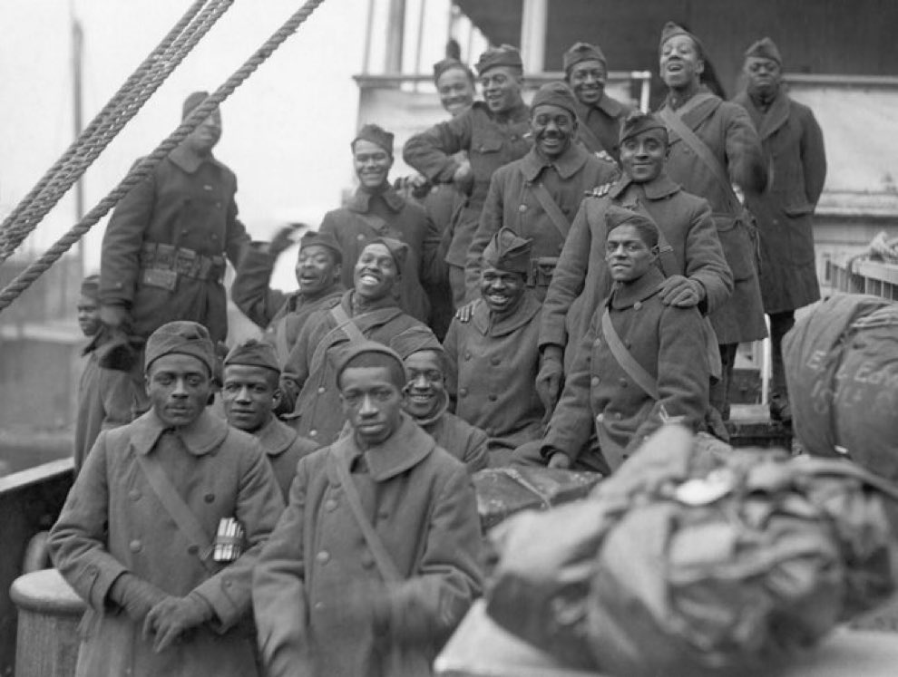 dijoni's tweet photo. Black soldiers World War I 1919 New York City.#BlackTwitter . https://t.co/VZK6X1HdLa