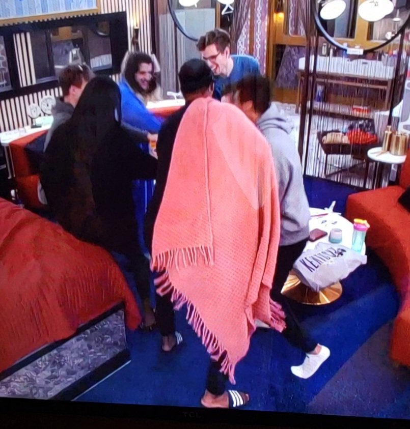 KerCar's tweet photo. I'm all in for #TheLeftovers 🙌#bb24 https://t.co/rzq8A45FbJ