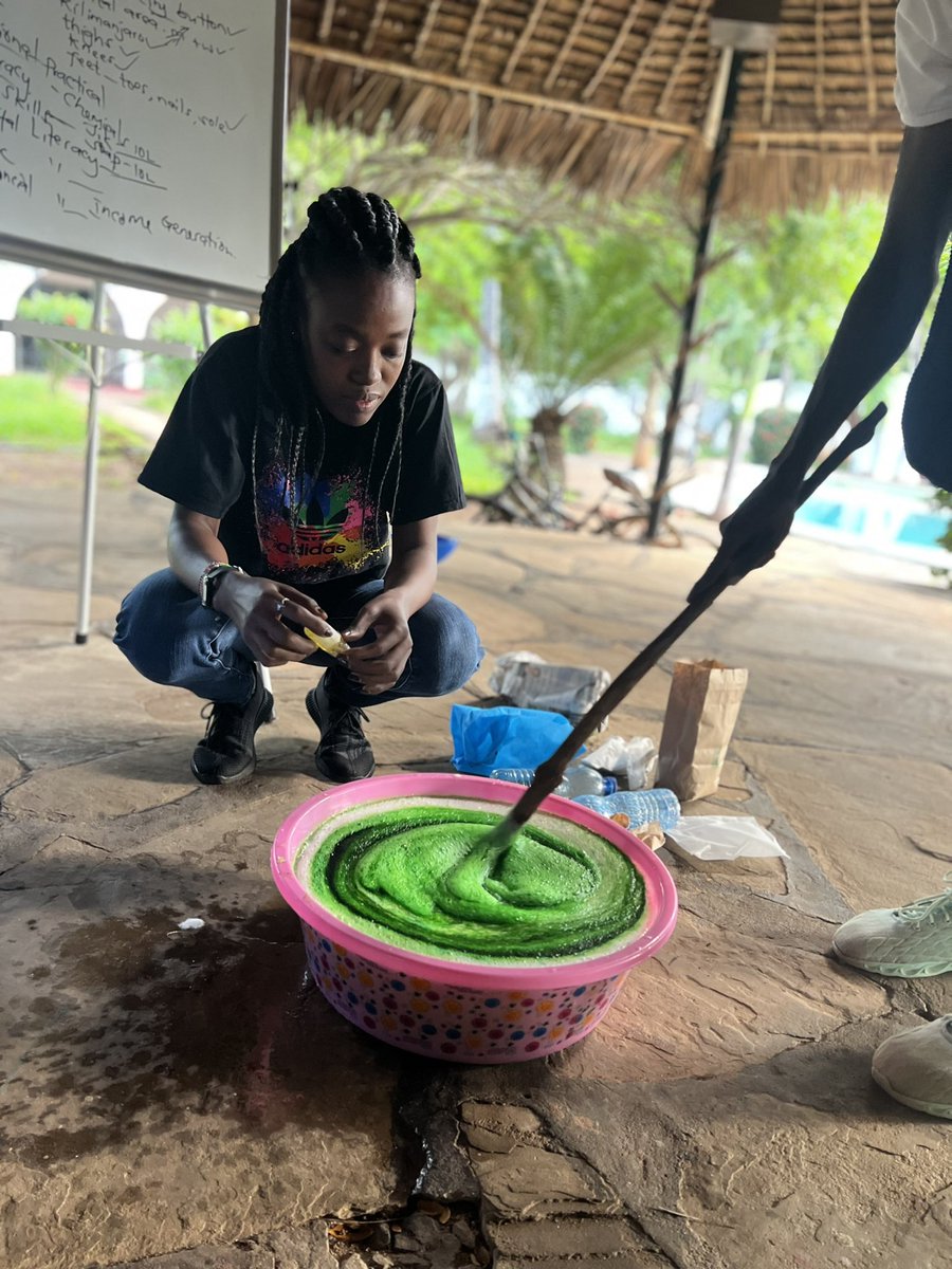 BeLitKe's tweet photo. Thank you @Jackiemungai_ for sharing such an indispensable skill with our youth! We are not the same again! We are lit! ๐ฅ
#Lit
#Be_Lit
#Hygiene
#Life_Skills
#Financial_Literacy https://t.co/Aqk9p67dOH