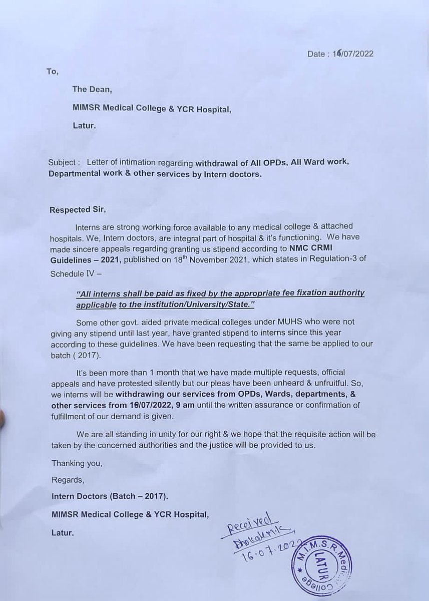 DrRohanKrishna3's tweet photo. Hundreds of interns are sitting on protest and strike at Maharastra based MIMSR college. 
Their demand being straight and simple that college should give them stipend for internship periods as per norms fixed.
Kindly look into the matter . @CMOMaharashtra @MoHFW_INDIA @NMC_IND https://t.co/dhccae4Zx5