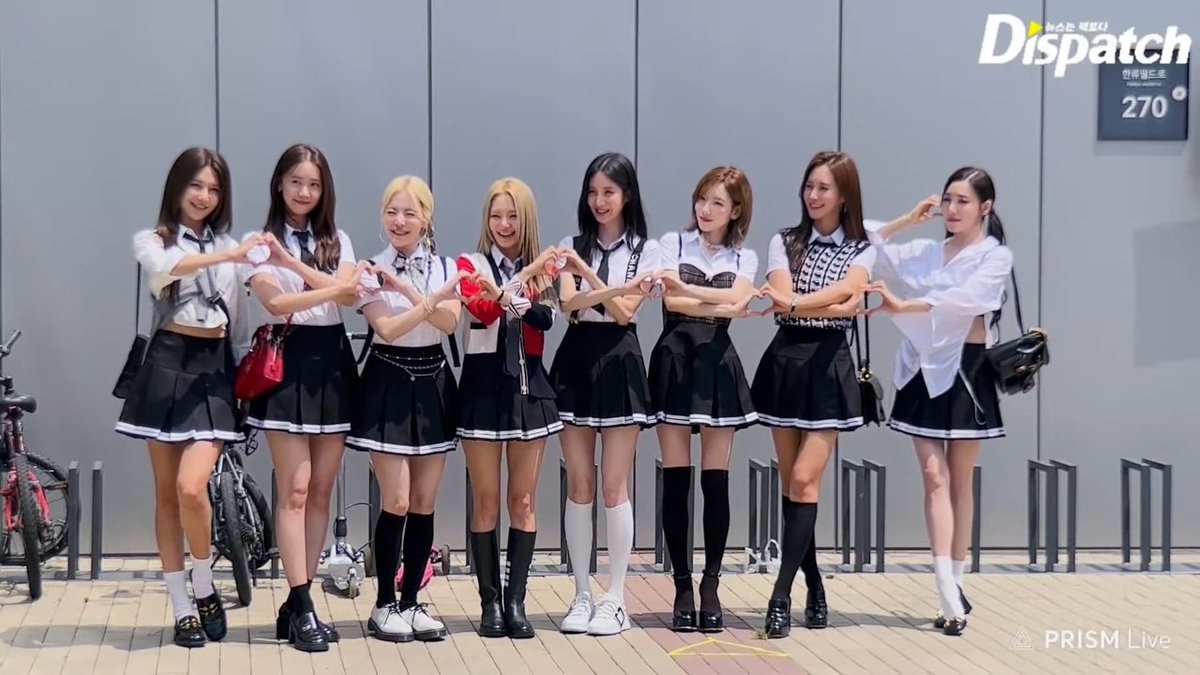 taeyeonscute's tweet photo. TIFFANY LOE KALAU GENERASI 4 UDAH DIKATAIN PICK ME GIRL DAN SI PALING BEDA 😭😭😭😭🥺

#TAEYEON #SUNNY #TIFFANY #HYOYEON #YURI #SOOYOUNG #YOONA #SEOHYUN https://t.co/MyJsQWA10Q