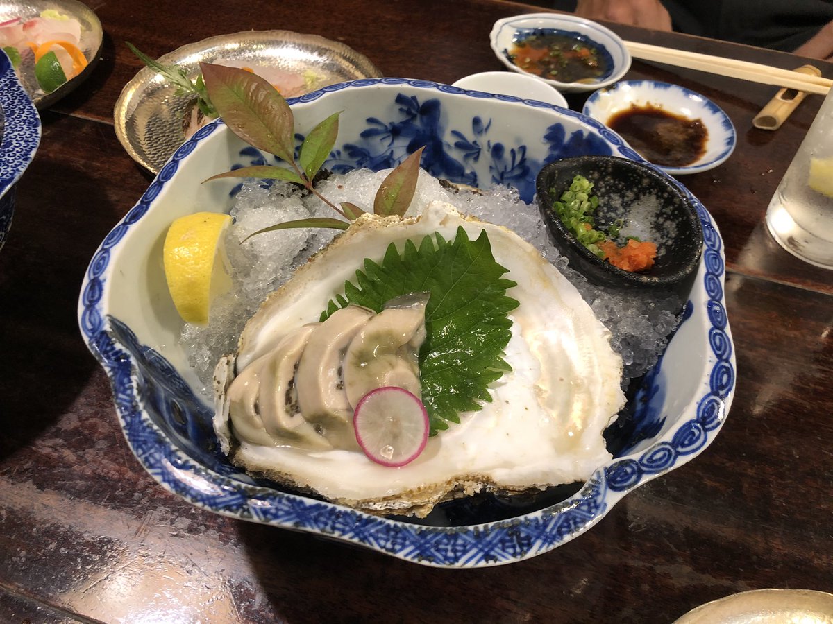 昨日いただいた牡蠣が過去一だった。牡蠣にもコリコリしたところがあるんですね。知らなかった💦それにしてもでっけーな。