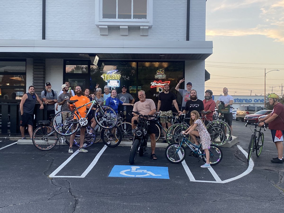 Brightz_Ltd's tweet photo. #PedalsNPints with @PatronSaintsBrw and @WersellsBike ! See you next Wednesday! https://t.co/sPWOmg5sLn