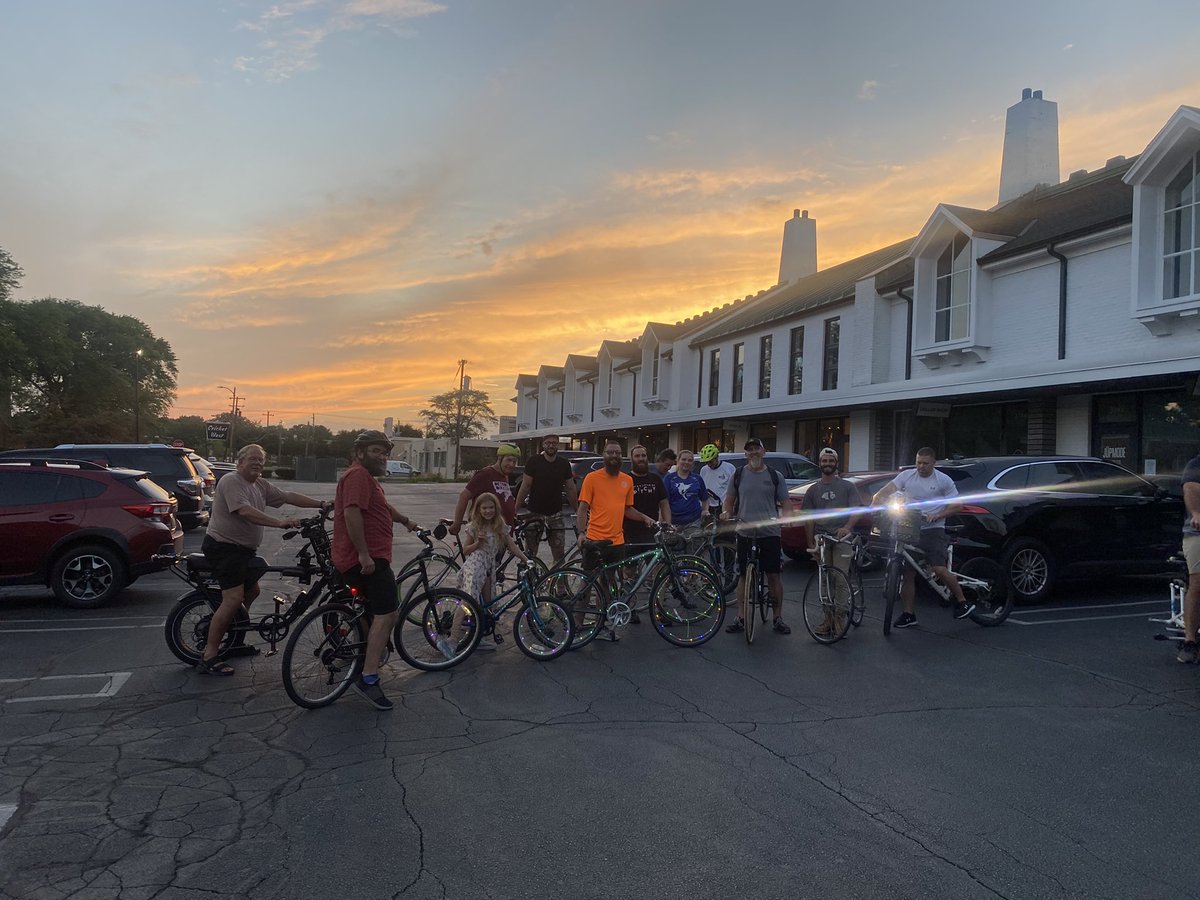 Brightz_Ltd's tweet photo. #PedalsNPints with @PatronSaintsBrw and @WersellsBike ! See you next Wednesday! https://t.co/sPWOmg5sLn