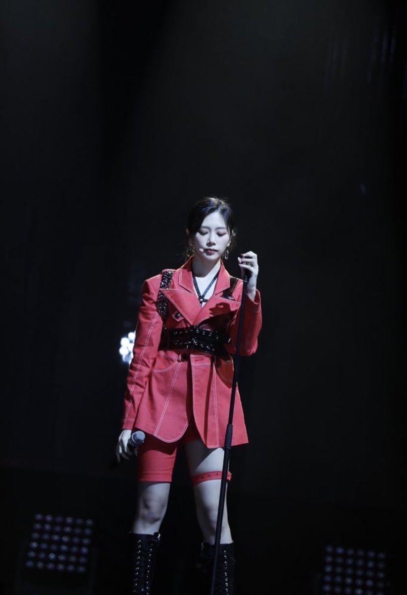 hourly loonacatcher bot - CLOSED tweet media