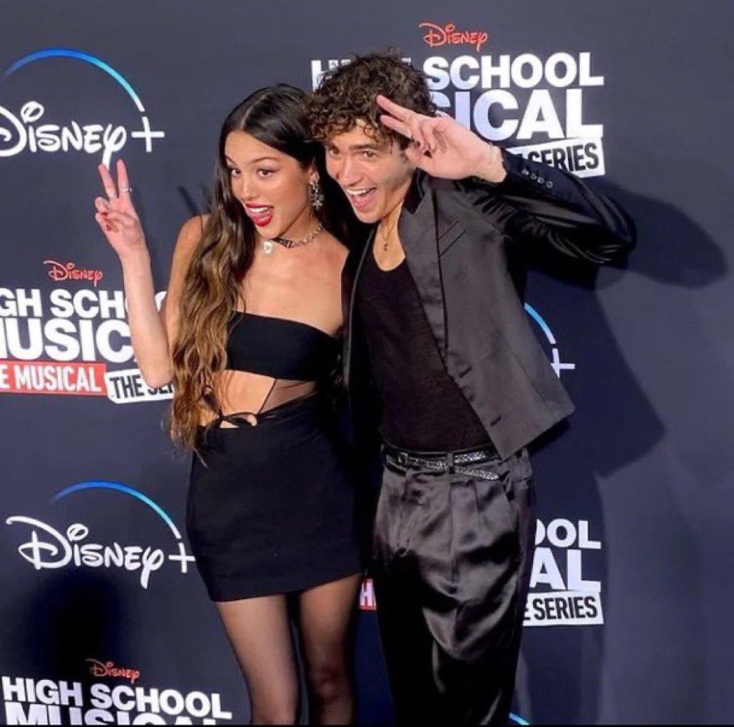 barchiebaby's tweet photo. olivia rodrigo and joshua bassett in 2019 vs 2022 https://t.co/zAlgjqfDGO