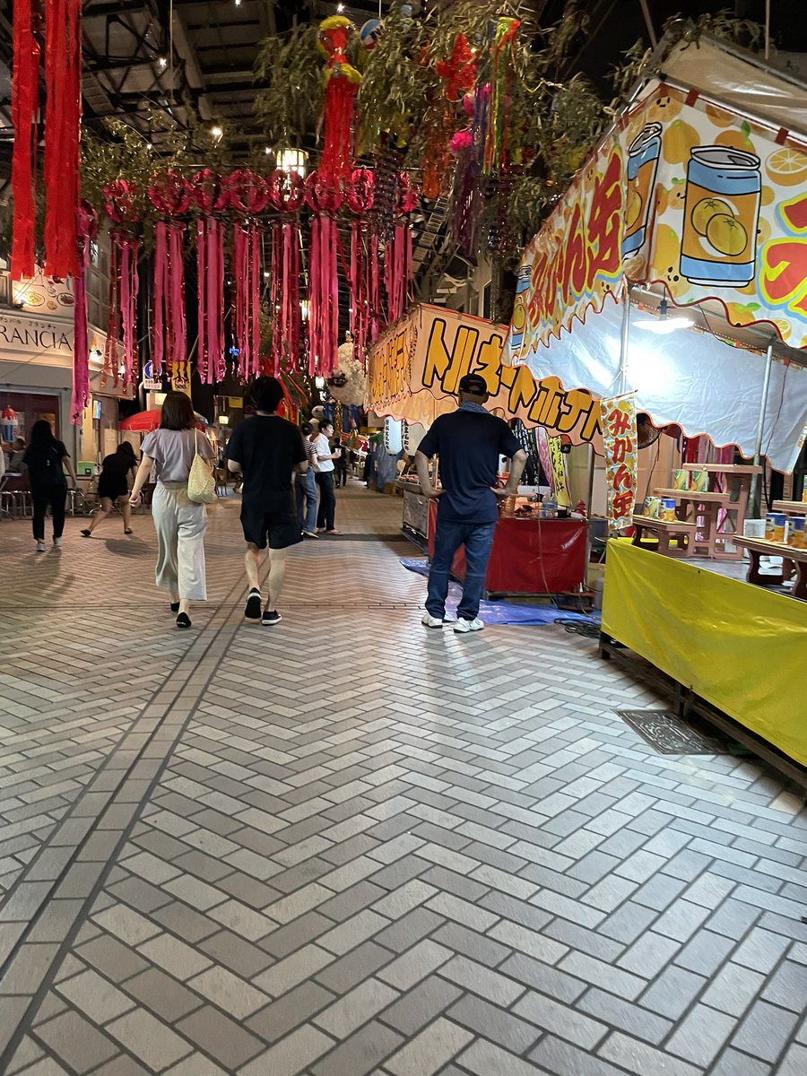 takuya5054's tweet photo. 近所の商店街がお祭りしてる^ ^ https://t.co/ExYkUx1Mev