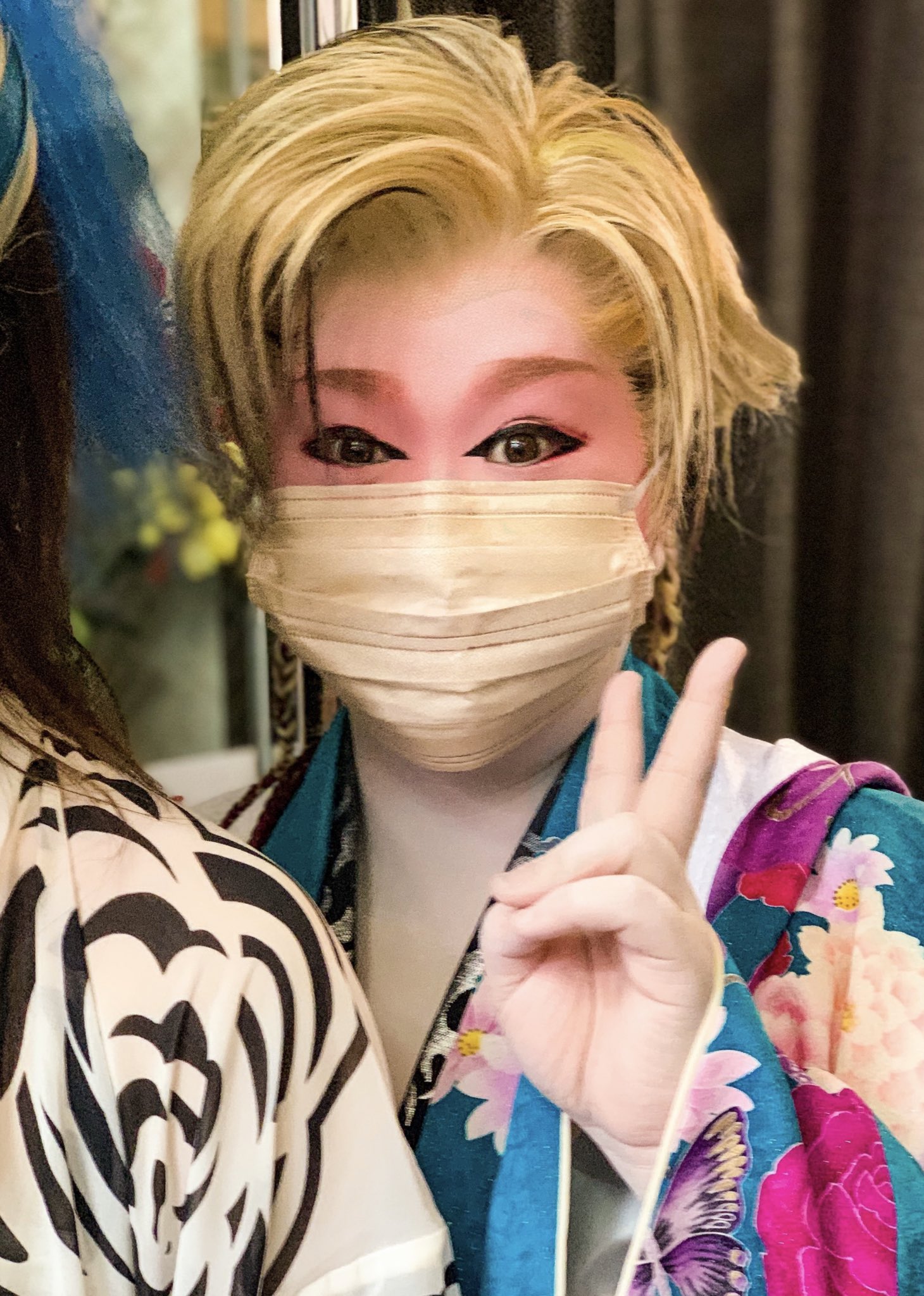 Rie 22 7 27 イブニングショー 喜びましょう 千鳥さんの歌声に癒されました 劇団あやめ 瓢箪山劇場 千鳥 8月は単発公演 大阪沖縄会館 8 22 月 千鳥祭り 13 00 約2時間半 追加ショー有 T Co Dnpntzckqa Twitter
