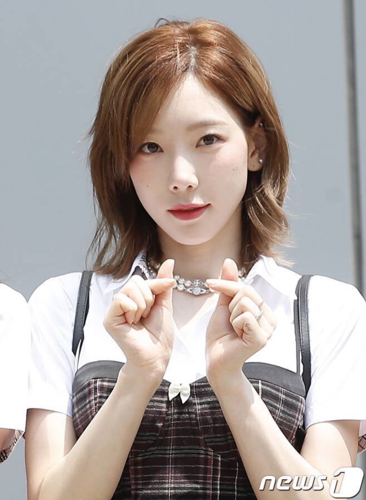 daisy on X: "Not gonna accept any short hair Taeyeon slander like she looks  so gorgeous https://t.co/fCGWJbLlRT" / X