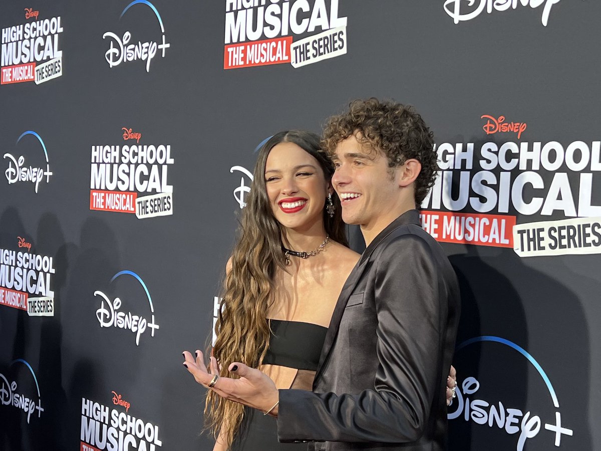 barchiebaby's tweet photo. olivia rodrigo and joshua bassett said "let's make history today!" https://t.co/hHTcKA9v8f