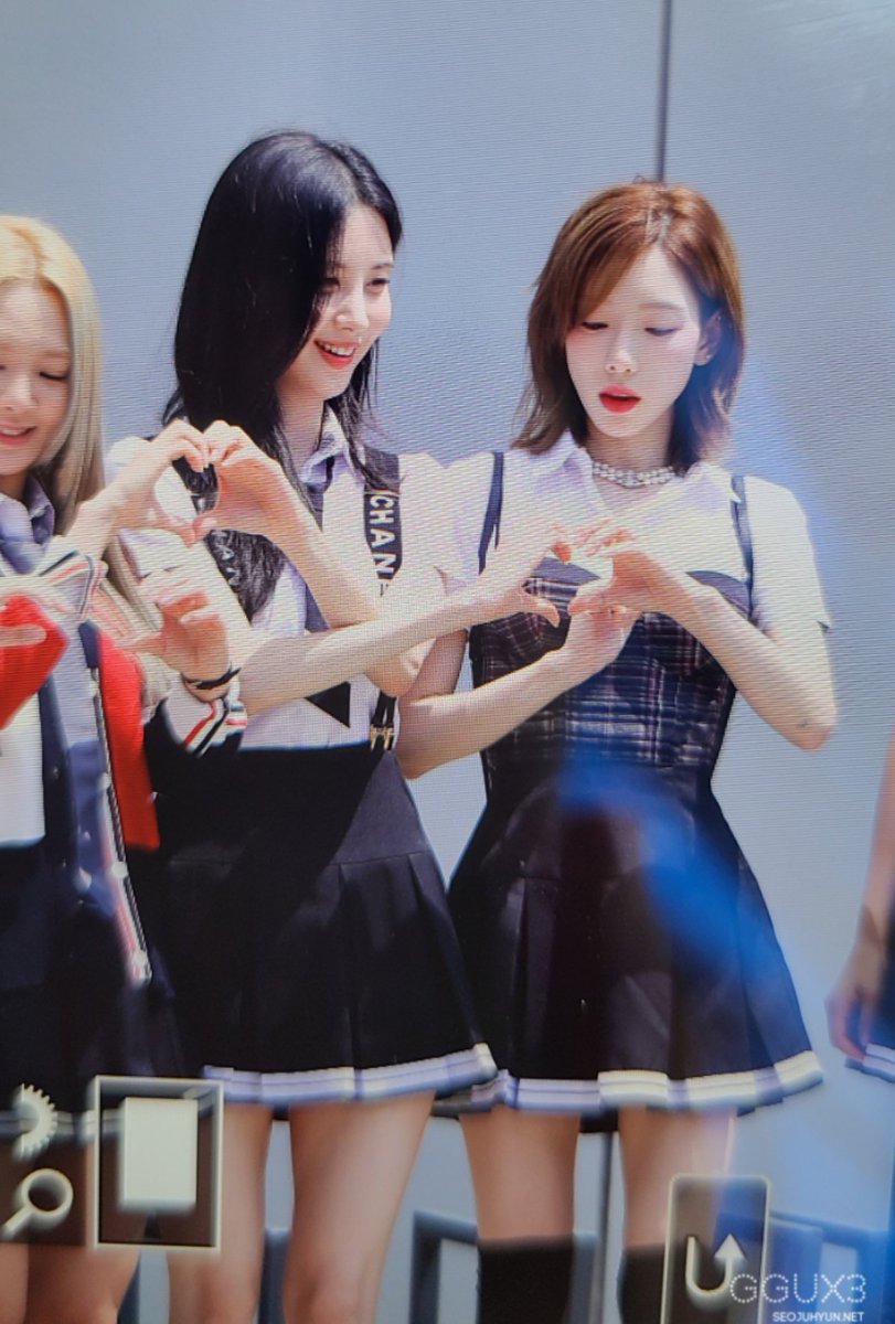 ggu3net's tweet photo. 220728 서현 아는형님 출근

언니들이랑 하트하고싶었어🥰 https://t.co/j45NBx76dJ