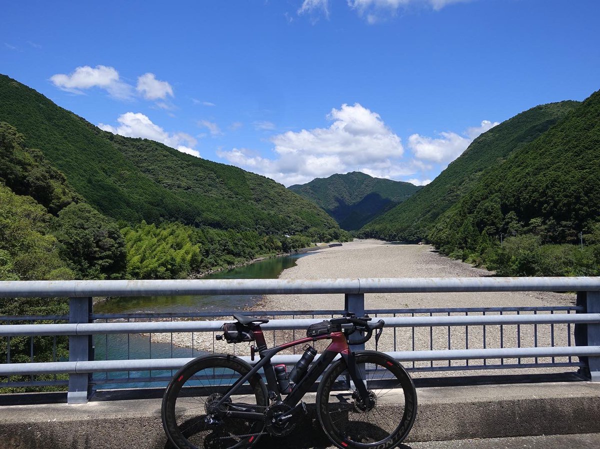 uumingolfer's tweet photo. えびね温泉へ。
死ぬほど暑い!!
#wakayama800
#insta_wakayama
#wakayama800モバイルスタンプラリー
#roadbike
#madoneslr
#RX1R2
#RX0
#iPhone13promax
#絶景
#travelkuppe
#garmin
#variavision
#fenix6
#kakeru_hashi https://t.co/xG3Asbe3oc