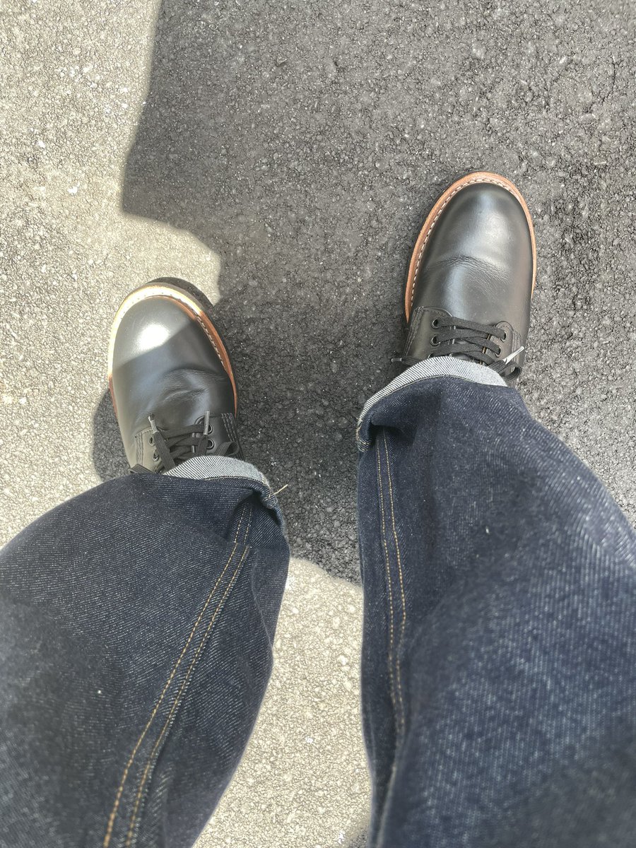 htsuno's tweet photo. 今日も暑いですね〜
高校野球静岡大会が気になりますが本日はフォアマンにて。
8番ラストのせいか一瞬ブーツに見えるね。

#redwing
#foremanoxford 
#レッドウィング
#フォアマンオックスフォード
#diesel
#dmacs https://t.co/KjruMDsMtT