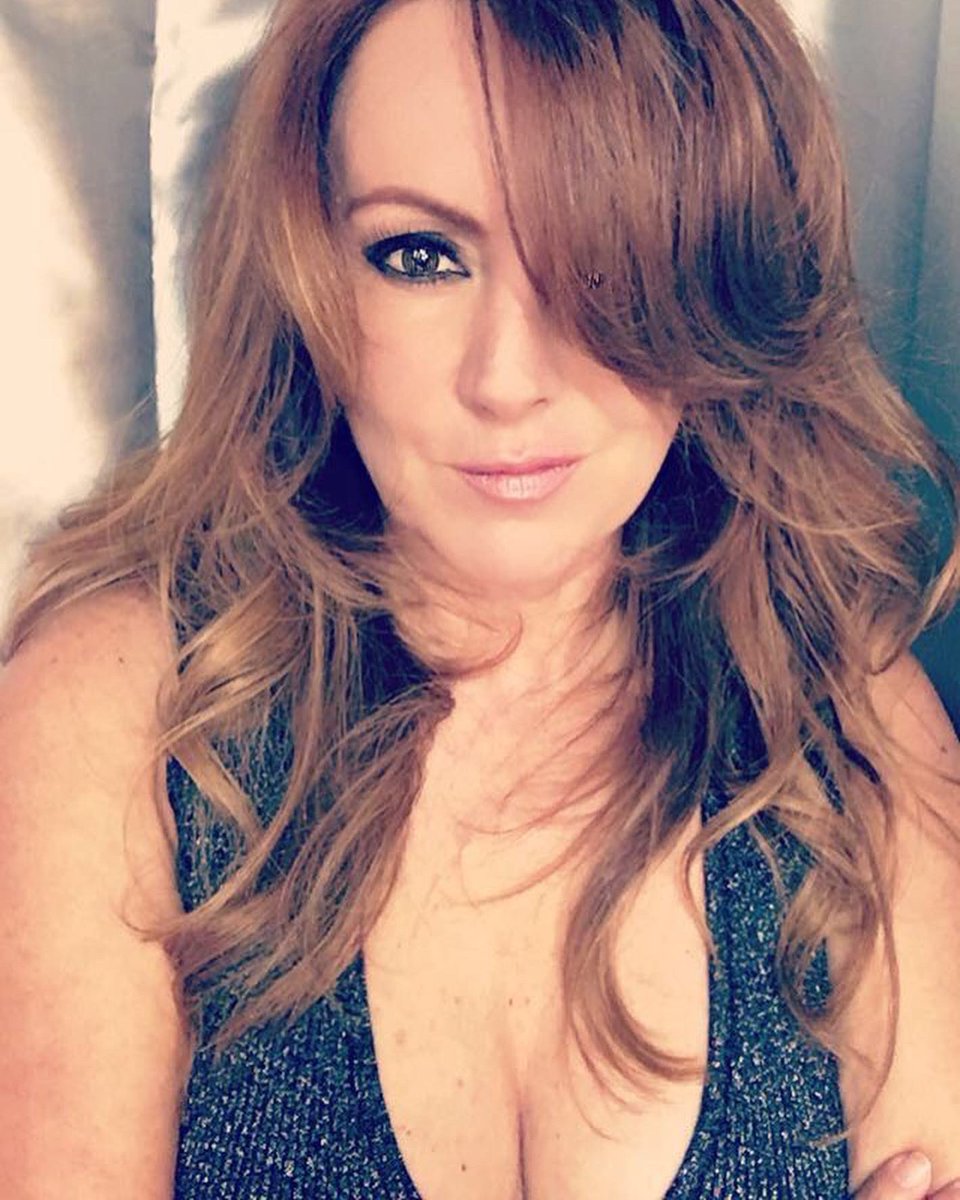 Susana_Lozano's tweet photo. Invierte en tu cabellera…
Es la corona que nunca te quitas…
.
💈👩🏼🦱🧜🏽♀️💁🏽♀️👑
.
#wildhair #wildhairandhappyhearts #lacio #chino #alborotado #redhair #pelorizado #pelosano #pelonatural #pelobonito #cabellera #susanalozano https://t.co/jmebQ6P5iQ