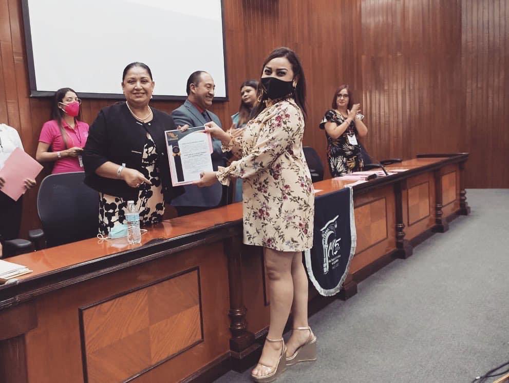 Viri_Alvarez_'s tweet photo. En el marco del Congreso Nacional de Abogados y Abogadas de México #Conamex Agradezco a nuestro Presidente Jose Pablo Mercado y a la Mtra. Soraya Izquierdo Perez por su fortaleza, dedicación y confianza. #UnidasSomosMás #Mujeres #Abogadas https://t.co/dgaK36rlF3