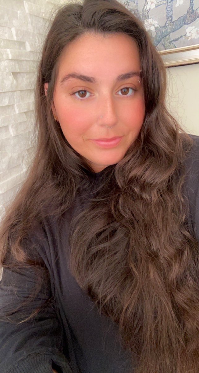 EmJuuuds's tweet photo. convenient that the best lighting in my house is on the toilet 😌🤍😌🤍 https://t.co/h8ADLohQGO