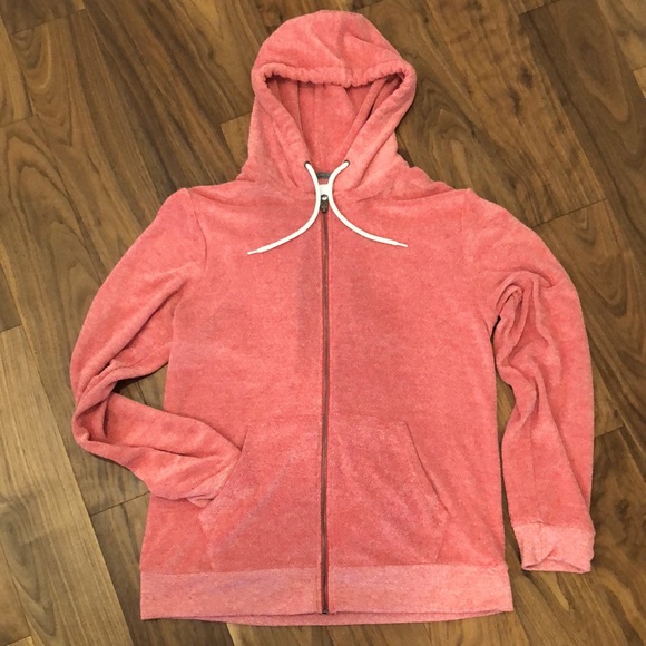 miamarketplace's tweet photo. So good I had to share! Check out all the items I'm loving on @Poshmarkapp from @AmonPoirier #poshmark #fashion #style #shopmycloset #sherman #oldnavy #garage: https://t.co/1VWWXXMWLZ https://t.co/PU8WWedl53