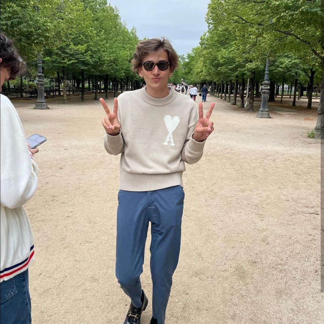 hourlybash's tweet image. 