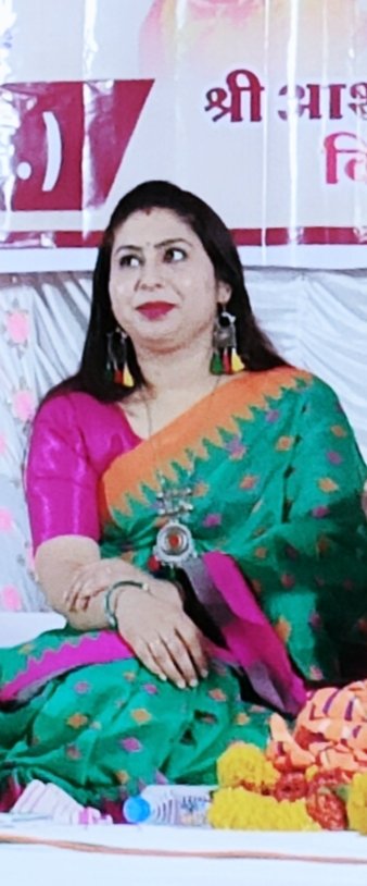 Blazepapa00's tweet photo. रंग तेरे रंग जाऊँ जरूरी नहीं। 
तेरी मीरा कहाऊॅं जरूरी नही। 
मैं हूँ प्यासी नदी और समन्दर है तू, 
खारी मैं भी हो जाऊॅं जरूरी नहीं।
                 - वन्दना शुक्ला
 #vandanashuklakavita #poetry #photography #pyasi #love @DrKumarVishwas @KapilSharmaK9 https://t.co/oRrxSifv3C