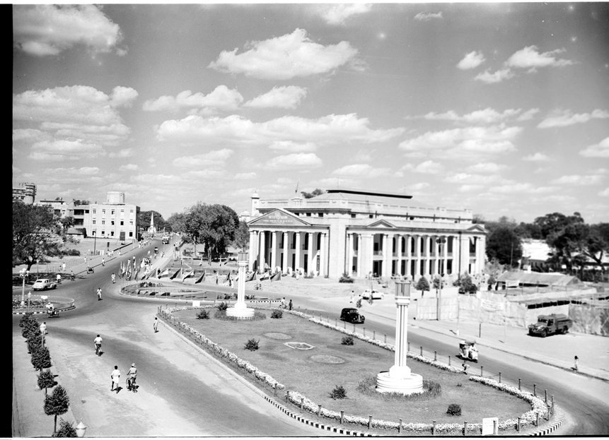 1956 :: Traffic and Weather In Bangalore (Photo Division )